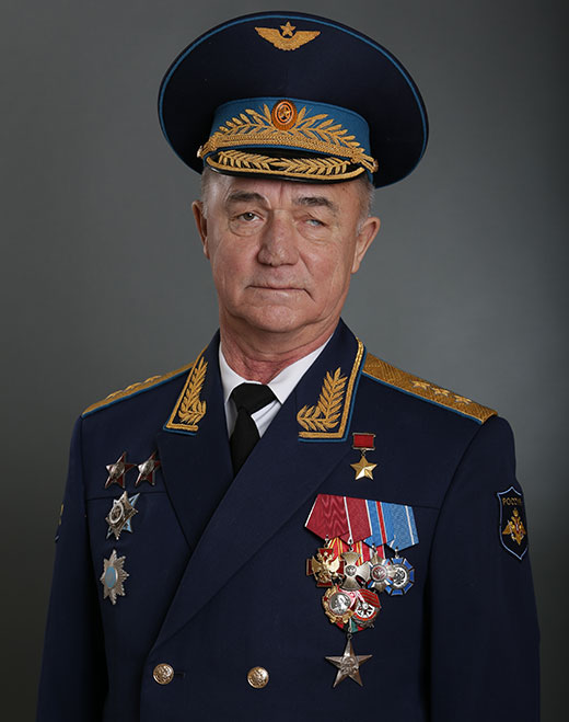 генерал-полковник Валерий Востротин